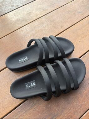 ROAM Women’s Black Triple-Strap Slide Sandals